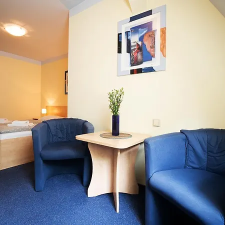 Nautico Hotel, Restaurace & Wellness מלון