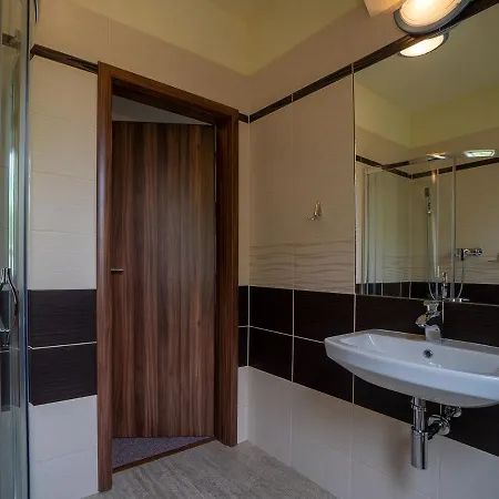 מלון Nautico Hotel, Restaurace & Wellness