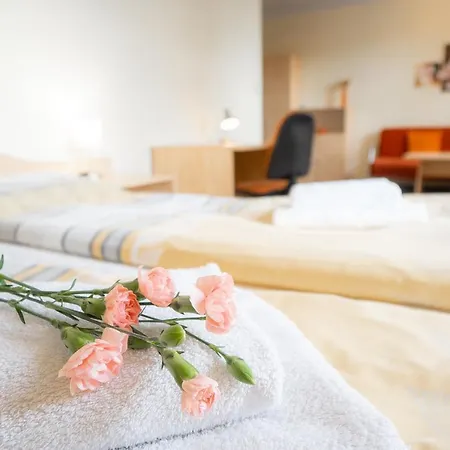 Nautico Hotel, Restaurace & Wellness מלון מוסט