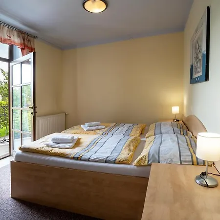 Nautico Hotel, Restaurace & Wellness מוסט