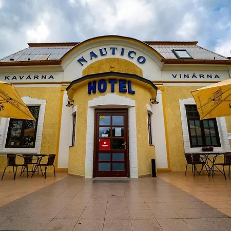 Nautico Hotel, Restaurace & Wellness מוסט