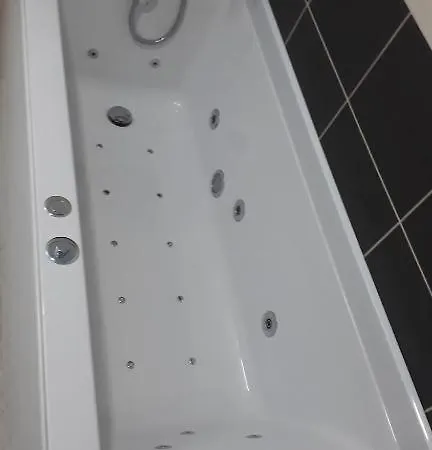 Nautico Hotel, Restaurace & Wellness מלון