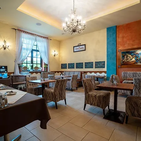 מלון Nautico Hotel, Restaurace & Wellness