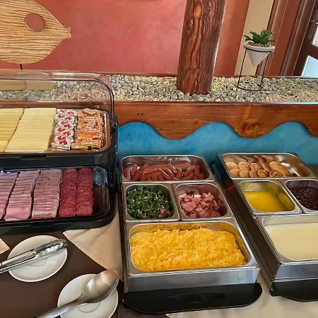 מלון Nautico Hotel, Restaurace & Wellness